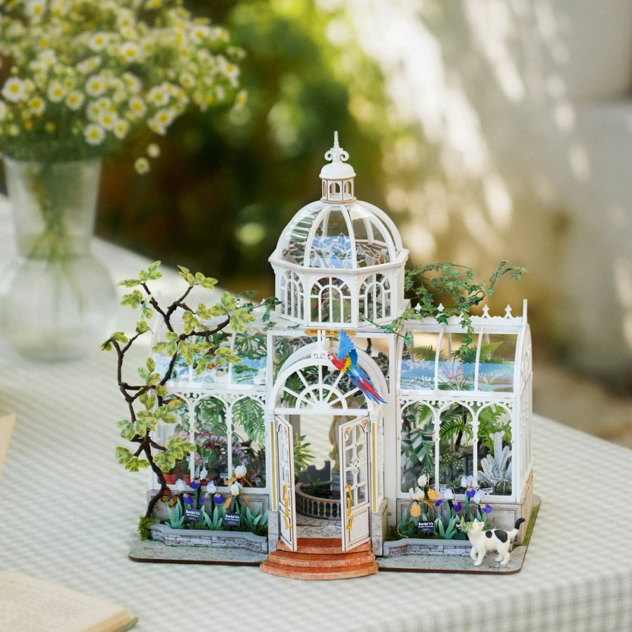 ROLIFE Miniature House Oxygen Oasis official product photo